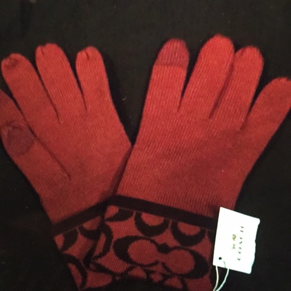 AUTHENTIC COACH SIGNATURE KNIT HAT & TECH GLOVES - Picture 3 of 5